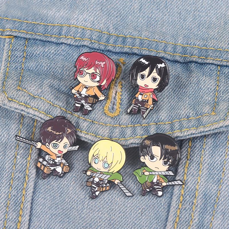 Levi Jewelry & Watches Inc - Attacco su Titano Chibi Spille smaltate