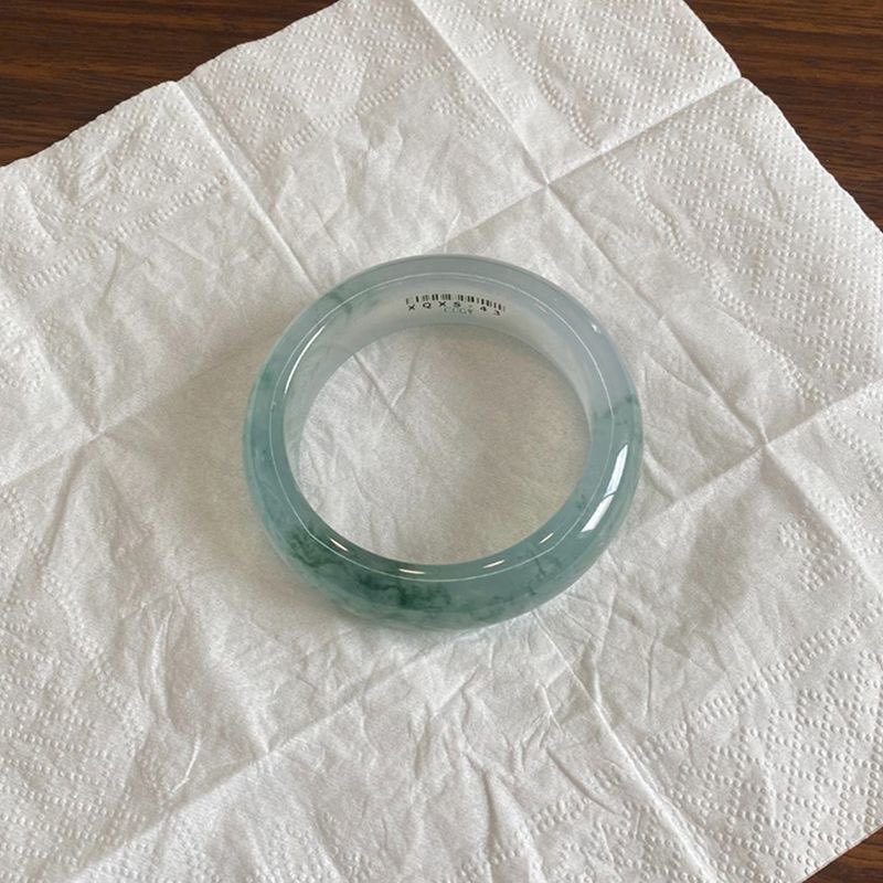 Jewelry & Watches Review - Bracciale in giade birmano ghiacciato, gioiello