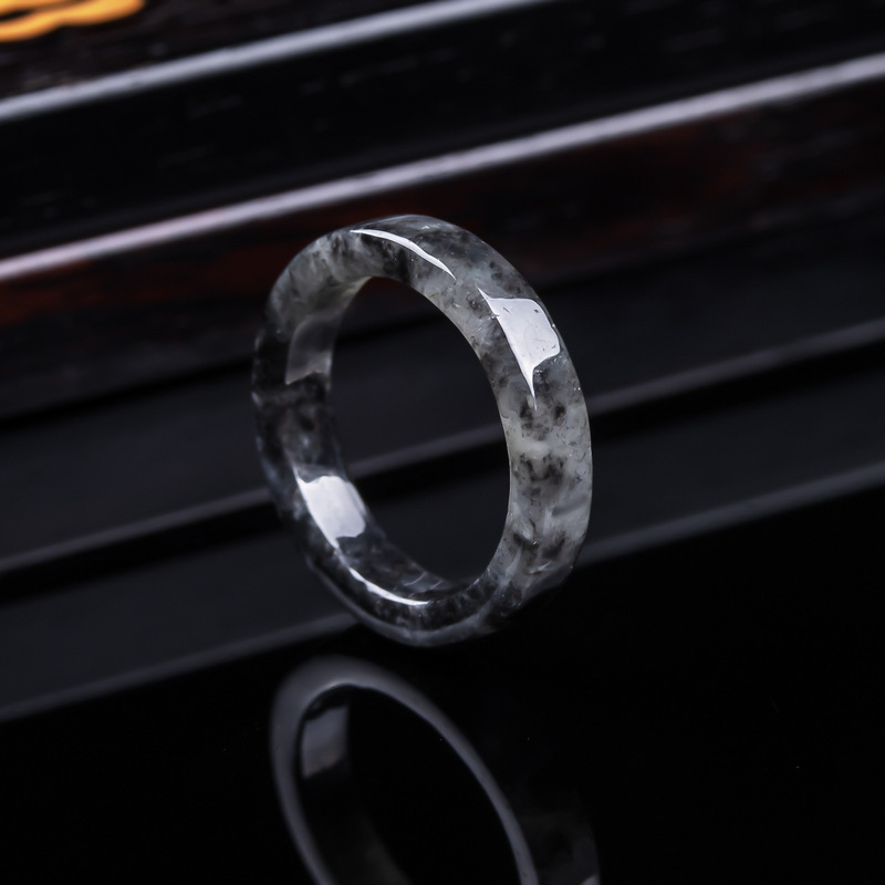 Jewelry & Watches Review - Anello in giadeite nera naturale di