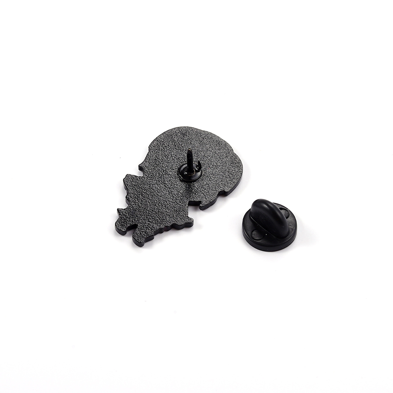 Attacco su Titano Chibi Spille - Levi Jewelry & Watches Inc recensione e prezzo