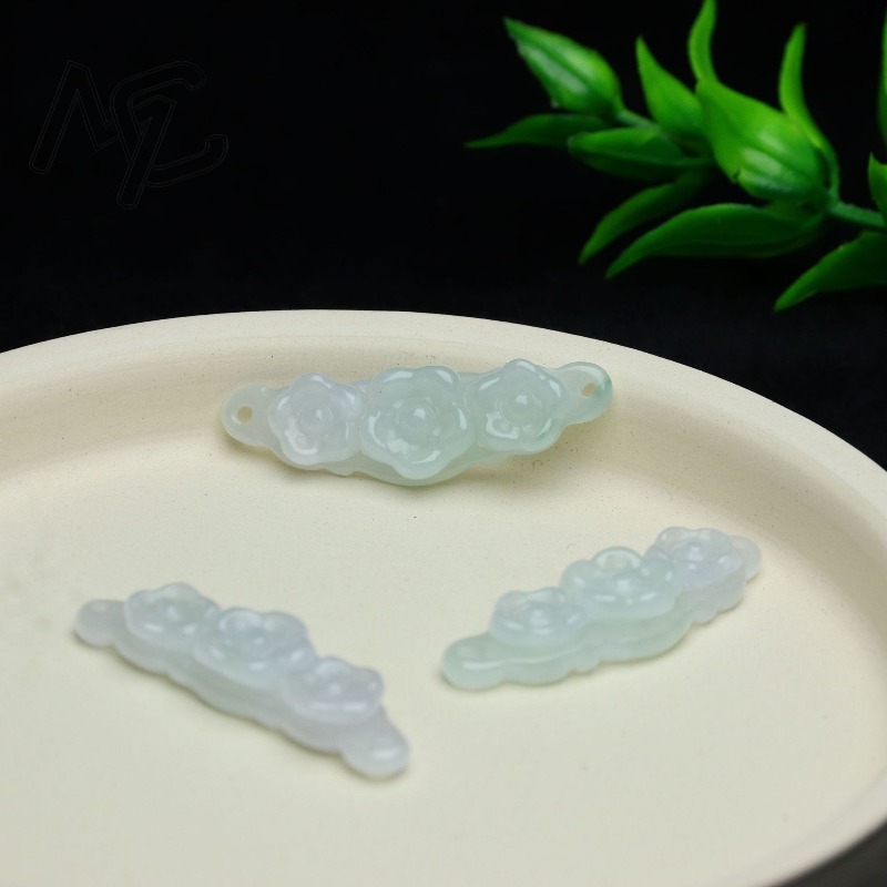 1 Pezzo Fiore in Giada Natural - Jewelry & Watches Review recensione e prezzo