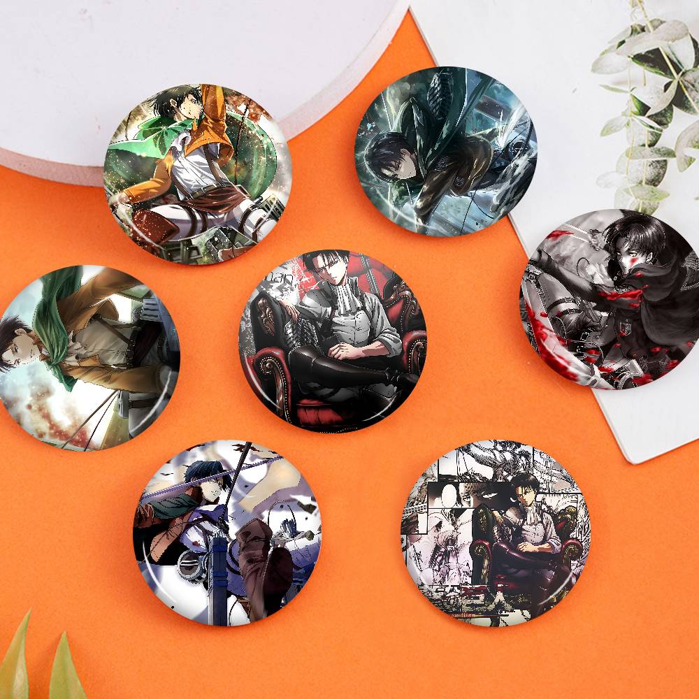 Spilla/Badge A-Attack On Titan - Levi Jewelry & Watches Inc recensione e prezzo