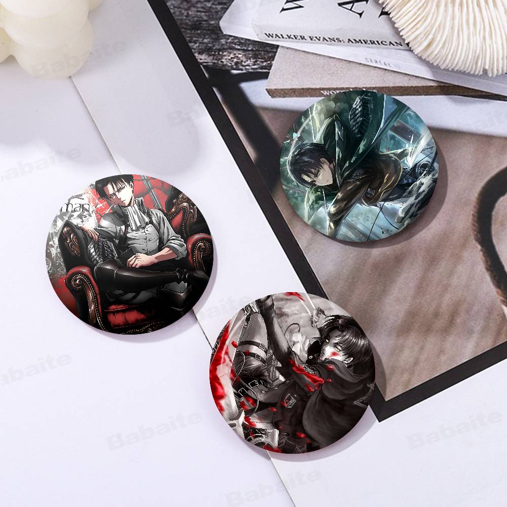 Spilla/Badge A-Attack On Titan - Levi Jewelry & Watches Inc recensione e prezzo