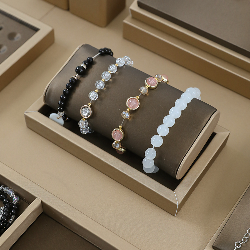 Espositore per braccialetti in - Jewelry And Watches Exhibition recensione e prezzo