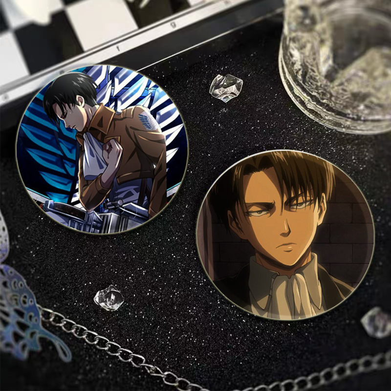 58mm Levi Ackerman Personaggio - Levi Jewelry & Watches Inc recensione e prezzo