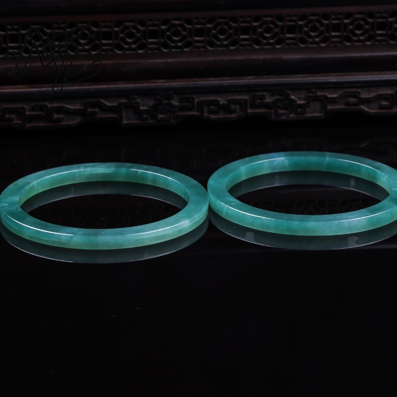 Bracciale in Giada Smeraldo Na - Jewelry & Watches Review recensione e prezzo